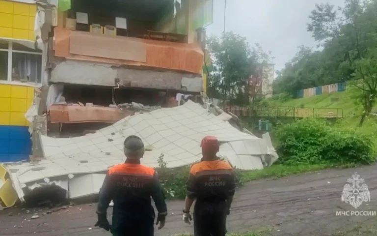 Russia cancels tsunami warning for Kamchatka after quake