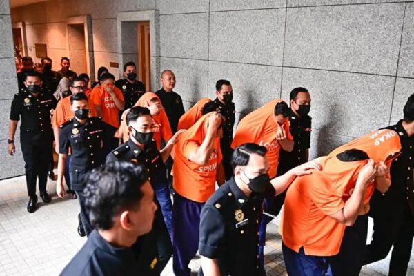 Disyaki terlibat sindiket penyeludupan, 5 pegawai kanan tentera direman