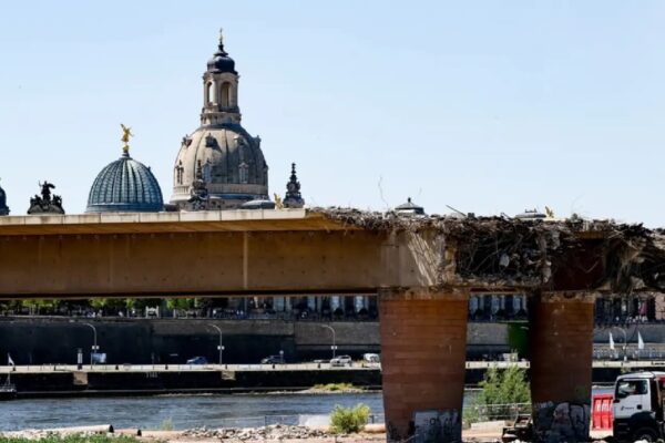 German city Dresden cleared for WWII bomb defusal