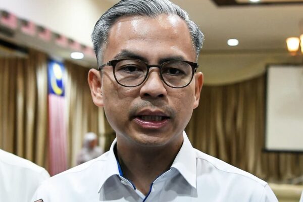 9 terima emel peras ugut, tangkap layar serupa