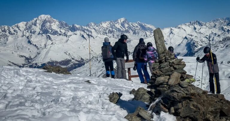 2 snowboarders dead after Austrian avalanche
